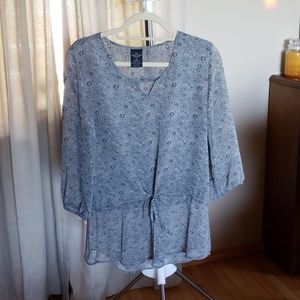 Tunic with tie at waist